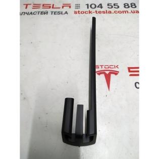 1062359-00-E Schlittenbezug für Fahrersitz vorne links Tesla Modell X 1062359-00