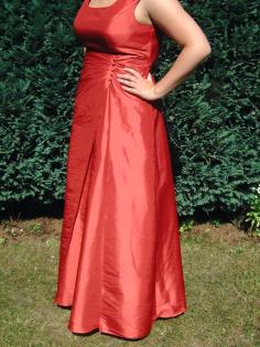 Wunderschönes Abend- oder Brautkleid, rot, Größe 42/44, bodenlang, A-Linie, Träg
