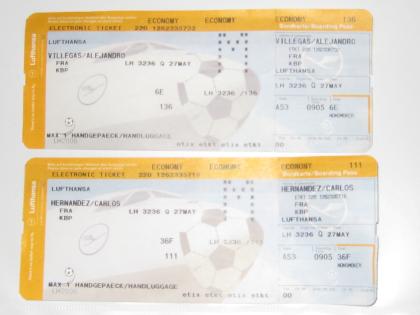 Flugtickets von 2 Weltfußballspielern der WM2021 in Deutschland zu Verkaufen