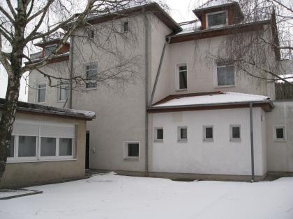 Mehrfamilienhaus mit 5Wohnungen, Restaurant und Imbiss