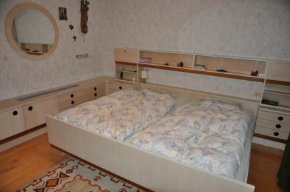 Komplettes Schlafzimmer, esche-palisander, gepflegter Zustand