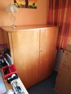 Antike Kommode / höheres Sideboard, 2türig, aus Echtholz
