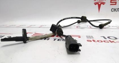 ABS Sensor vorne links/ rechts AWD Tesla Modell X S REST 1037794-00-B