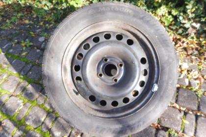4 Winterkompletträder 185/ 60 R15 T auf 4-Loch-Stahlfelgen