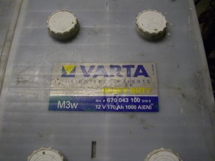 2 große LKW - Säure Batterien 3 Jahre alt