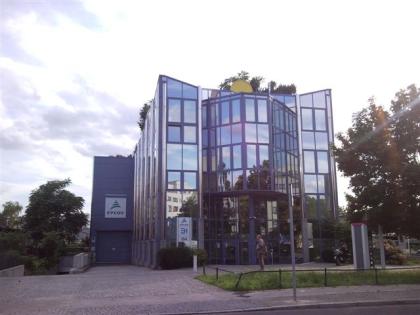Suche ca. 100 m  Bürofläche in Berlin Neukölln zur Miete