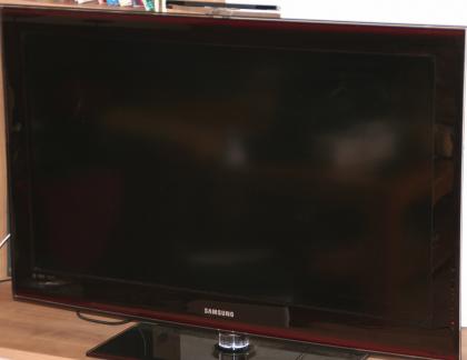 LCD 100cmBilddiagonale Wii 3 Spiele TV 3,5jahre Garantie Ware muss abgeholt werd