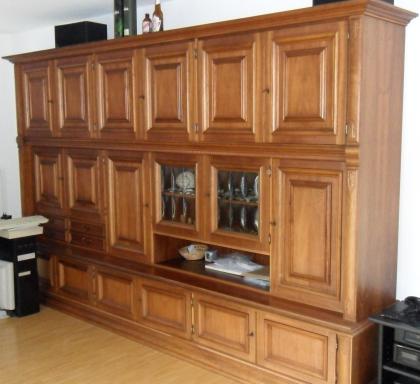 Rustikaler Wohnzimmerschrank in gutem Zustand