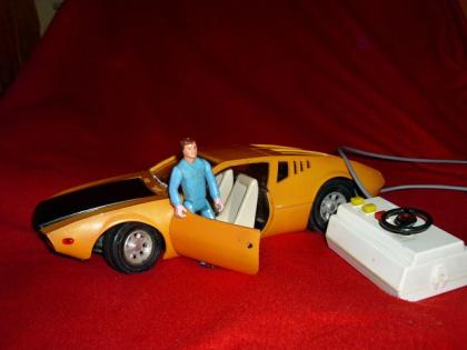 Biete einen De Tomaso Mangusta mit Kabelsteuerung Spielzeug DDR 
