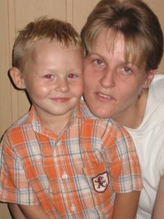 Mutter mit 2 Kinder sucht Tringend Arbeit von 8:30-16:30Uhr 