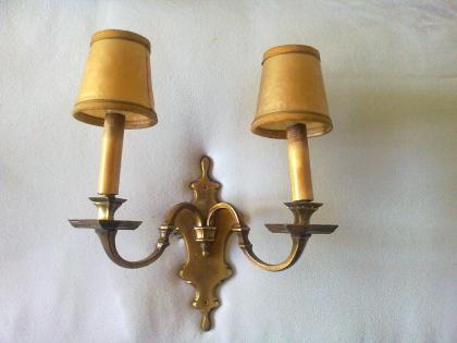 2-armige Wandleuchten, bronzefarben mit Lederschirm, 3 Stück