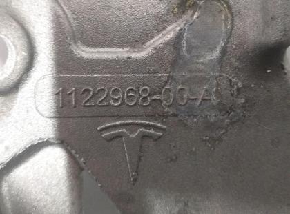 Klimakompressorhalterung RWD top assy Tesla Modell 3 1122968-00-B