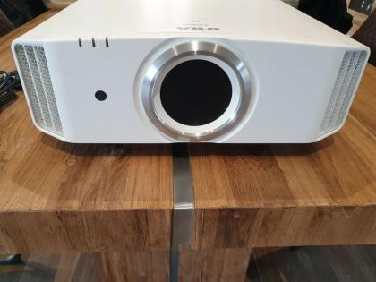 JVC DLA-X7900 WE Beamer