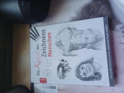 Neue Bücher zu verkaufen ab sofort.