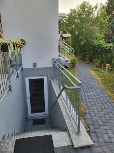 1-Zimmer Souterrain Wohnung Voll Möbliert in Offenbach