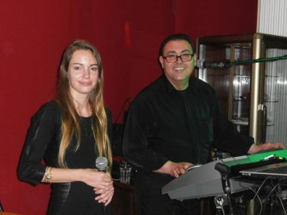 Sie suchen einen Alleinunterhalter oder duociao Italienische Musik band Internat