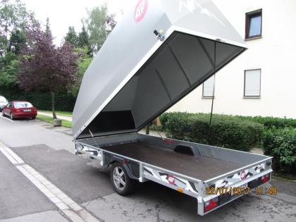 Anhänger - gebremst mit Aluminiumhaube -Haube nach vorne zu öffnen mit Stoßdämpf