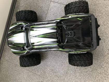 Traxxas X-MAXX 8S 4WD Brushless Monstertruck +2x 4S Lipo