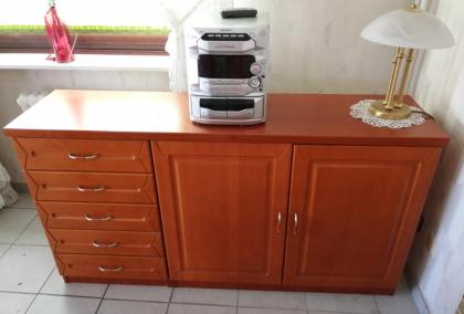 Sideboard / Anrichte / Kommode 2-türig (vermutl. Kirschbaum) Holz
