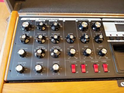 MOOG Minimoog Voyager PSE Walnuss
