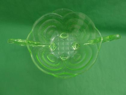 Uranglasschale, Art Deco, um 1930, Pressglas, grün.