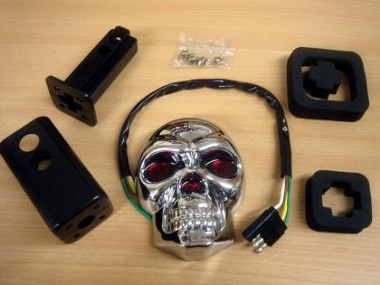Totenkopf AHK Abdeckung für US Steckkupplung mit Bremslicht US Anhängerkupplung 