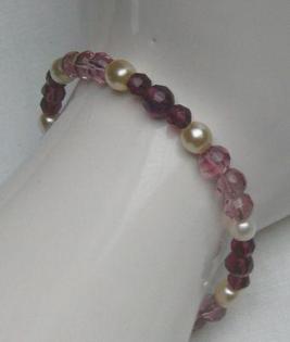 Armband, Kristalperlen in violetttönen und Perlen