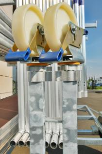 Alu Rollgerüst auf PKW-Anhänger zur MIETE / Verleih