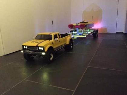 Bootstrailer mit Zugfahrzeug Cross RC PG4L und Catamaran 2x6S inkl. DX4C