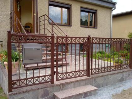 AußenTreppen, Metalltreppen aus Polen zum Garten, zur Terasse, Schmiedeeisenzaun