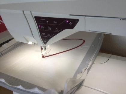 Husqvarna Designer Ruby Royale Näh/ Stickmaschine