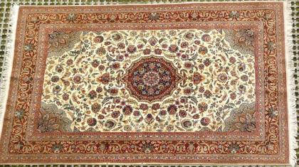 Orientteppich Isfahan mit Seide antik 285x185. T130
