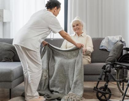 24-Stunden Pflegekraft, Liebevolle 24-Stunden Pflege & Betreuung, Haushaltshilfe