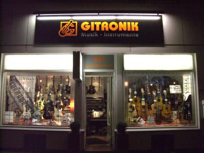 Drums Sets und Zubehör- Große Auswahl im Shop- Beratung-Verkauf-Service