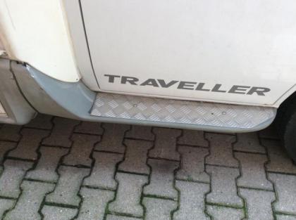 Suche Einstiegsstufe/Trittbrett für Knaus Traveller HF 705