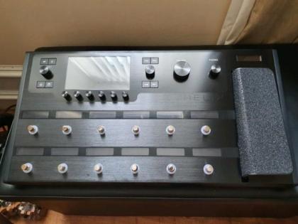 Line 6 Helix Floor Electric Guitar Multi Effects