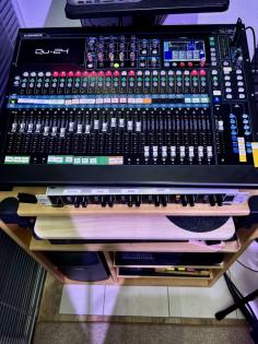 Allen & Heath QU-24 Chrome Digitalmischpult incl. Case