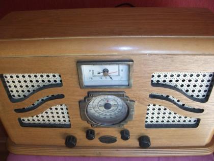 Retro Radio, mit Uhr 