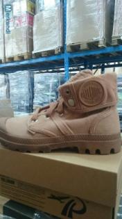 Original Diesel, Converse, Timberland, Tommy Hilfinger + ca.3200 Accessoires GRA