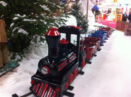 Vermietung von Kinderkarussell, Kindereisenbahn, Autoskooter, Kettenflieger, Sch