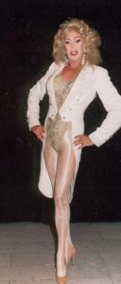 Travestie-Show Mona-Diva live!