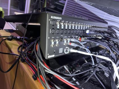 Allen & Heath QU-24 Chrome Digitalmischpult incl. Case