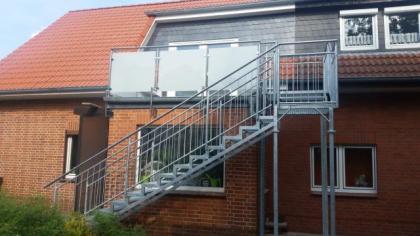 Aussentreppe Stahltreppe Metallbau, Balkon Treppengeländer