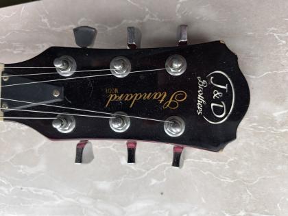 Linkshänder E-Gitarre von JD Brothers mit Verstärker