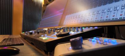 Bieten Tonstudio zur Mitnutzung in München an