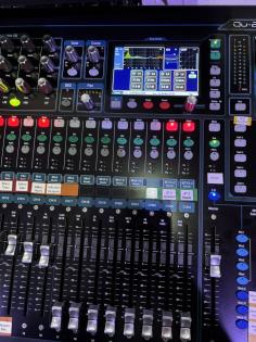 Allen & Heath QU-24 Chrome Digitalmischpult incl. Case
