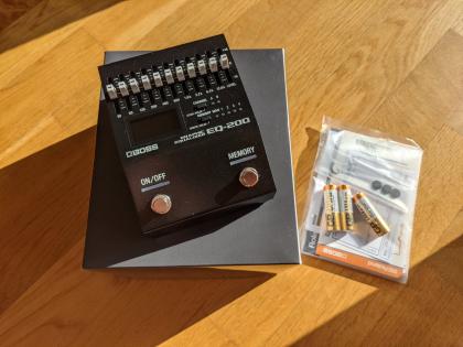 Boss EQ-200 (neuwertig)