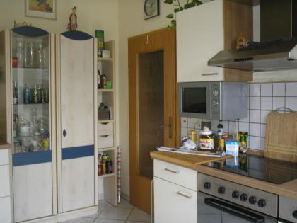 3 Zi-Whg,2.Stock ,EBK,450 €+Strom und Gas,Sat,Hof/Garten,ab 1.04-0.7978