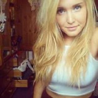 Süße Blondine will was erleben