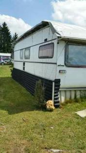 Wohnwagen mit fest ausgebauten Vorzelten Camping Heidehof Laichingen Alb